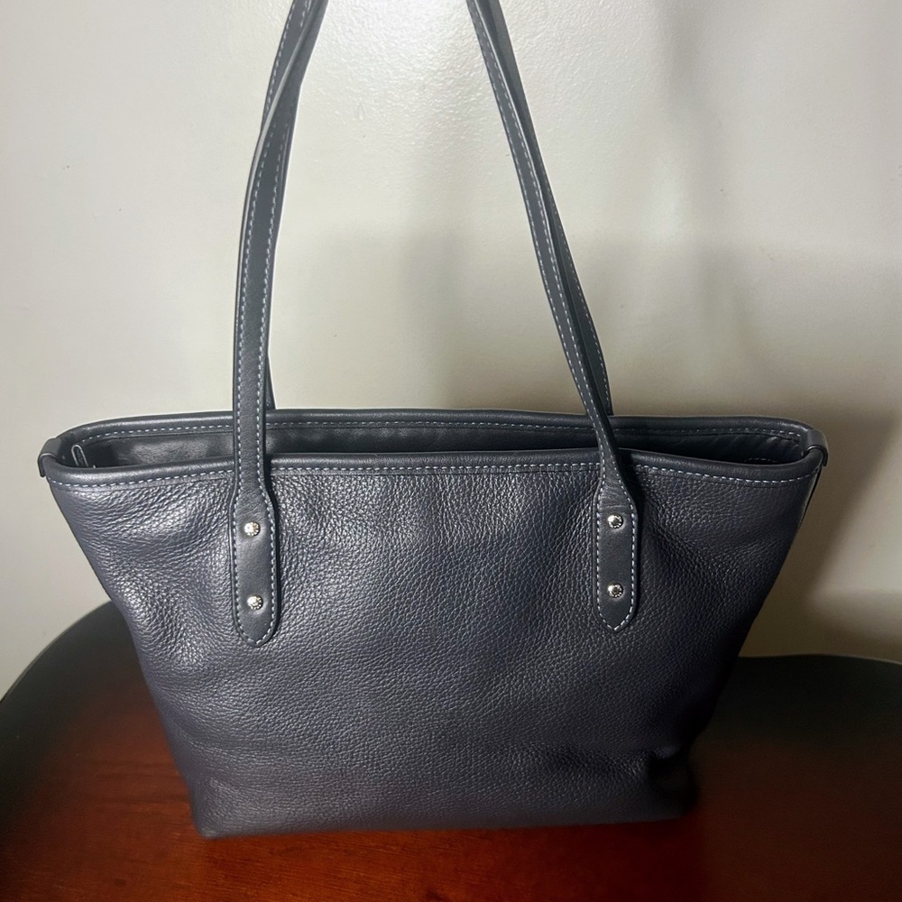 Coach Women’s Midnight Leather Bow Mini City Zip Tote 28988 - Picture 2 of 5